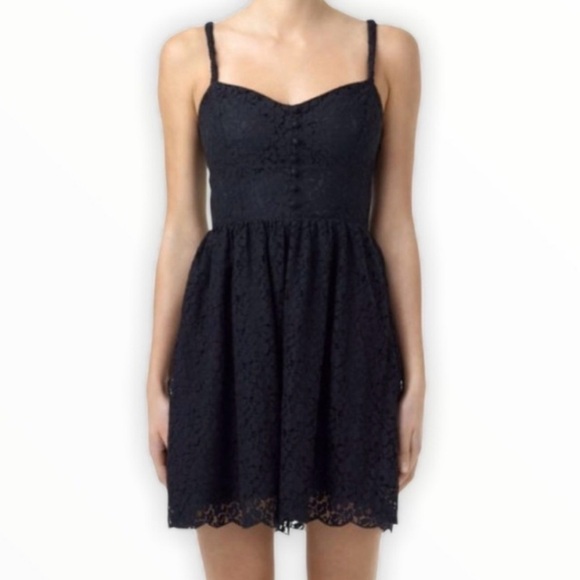 Elegant Talula Debutant Black Lace Dress - Picture 2 of 9